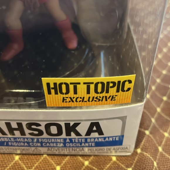 Funko Pop Ahsoka 272 Hot Topic Exclusive New - Picture 3 of 10